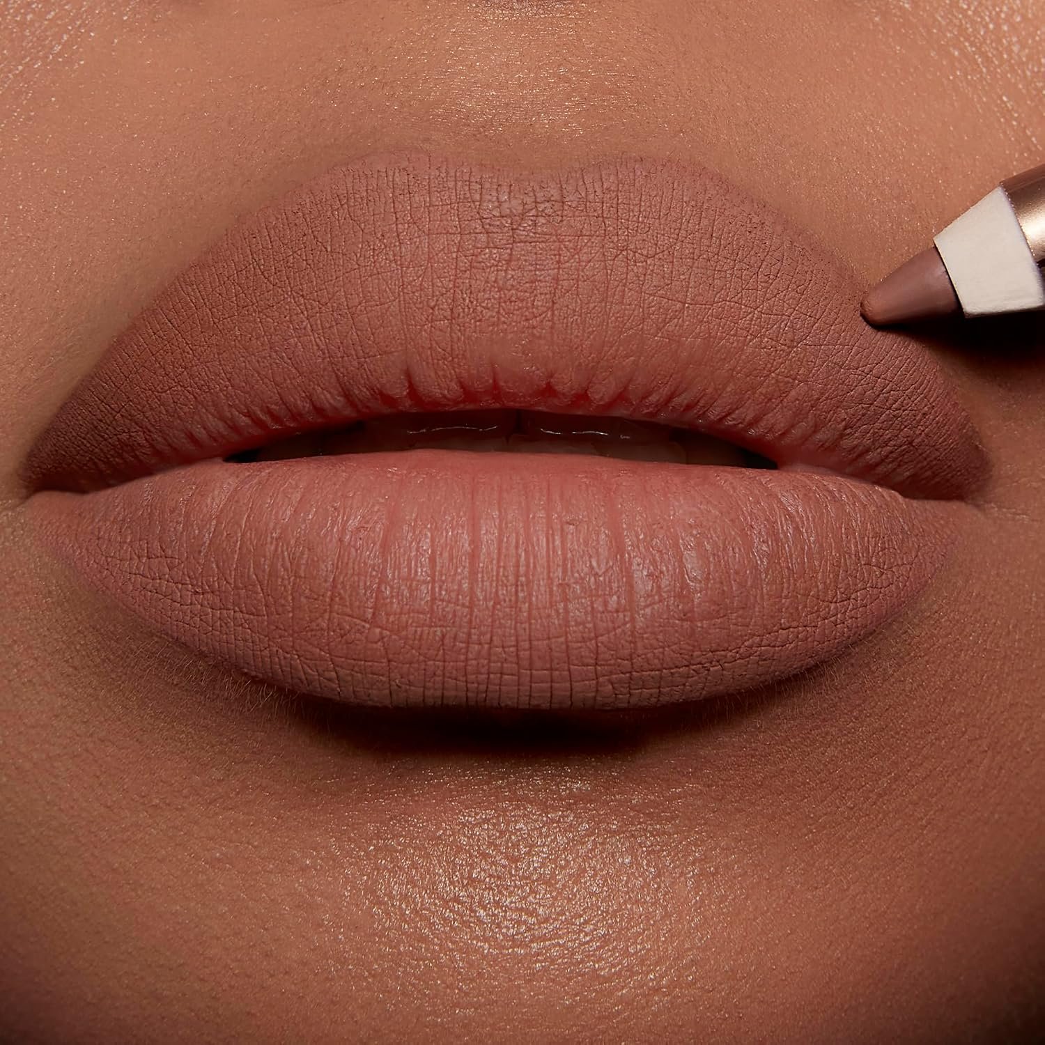 Charlotte Tilbury Lip Cheat Lip Liner Pencil - Gives Lips a Fuller-Looking, Defined Pout - Enriched with Jojoba Oil & Hyaluronic Acid - Waterproof, Smudge-Proof & Transfer-Proof - Image 4