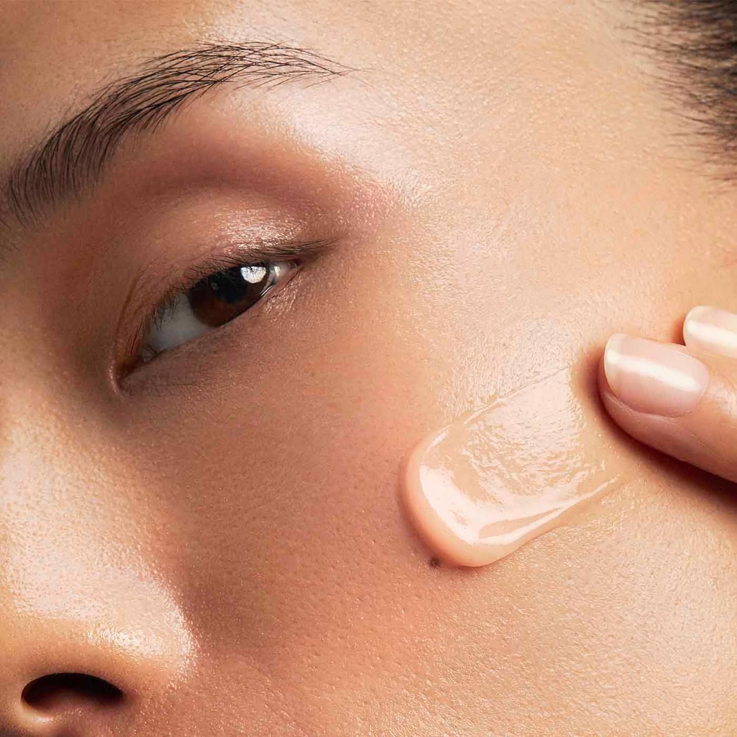 Clarins Beauty Flash Balm | 3-In-1 Hydrating 10-Minute Face Mask, Make-Up Primer, or Quick Pick Me Up Radiance Booster | Moisturizes, Brightens and Visibly Tightens | Non-Oily and Non-Comedogenic - Image 3