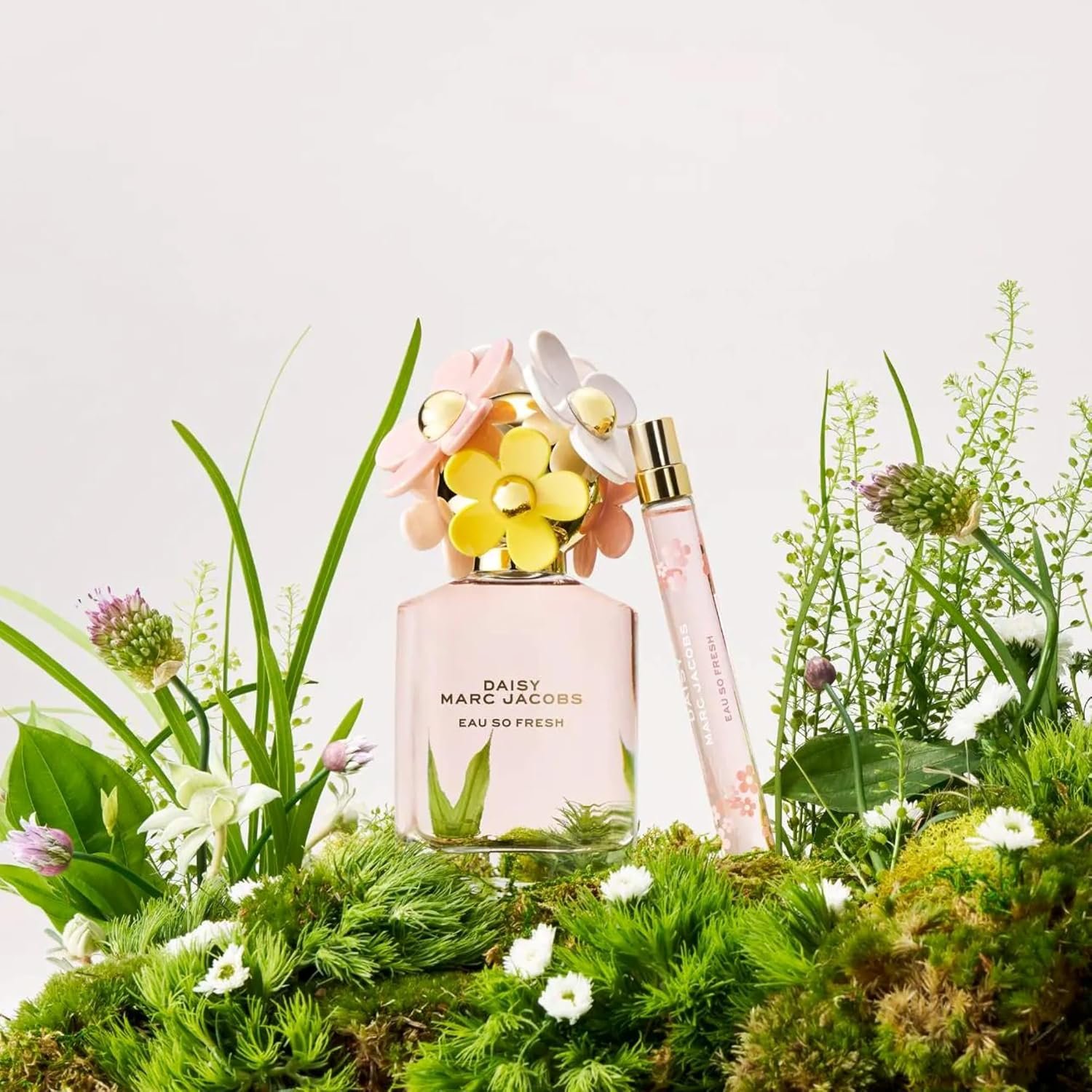 Marc Jacobs Daisy Eau So Fresh Eau de Toilette – Fresh Floral Women's Perfume – With Notes of Raspberry, Wild Rose, Grapefruit & Soft Musks - Image 8